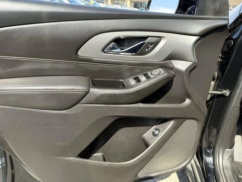 Used 2019 Chevrolet Traverse LT image 14