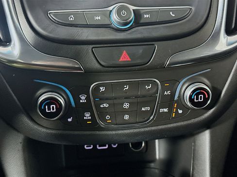 Used 2019 Chevrolet Equinox LT image 24