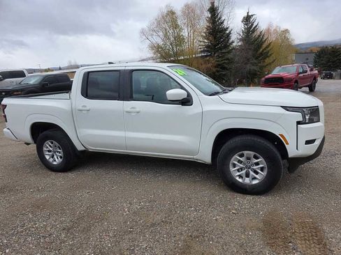 Used 2024 Nissan Frontier SV image 7