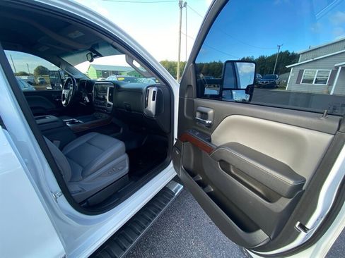 Used 2018 GMC Sierra 1500 SLT w/ SLT Premium Package image 9