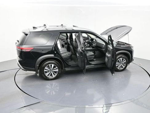 Used 2025 Nissan Pathfinder SL AWD/4WD image 28