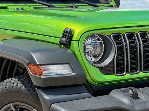 Used 2025 Jeep Wrangler Unlimited Sport AWD/4WD image 10