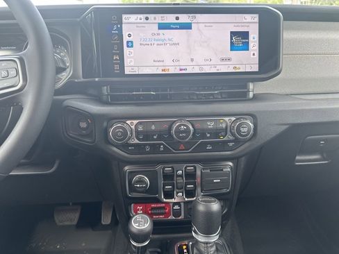 New 2025 Jeep Gladiator Willys image 17