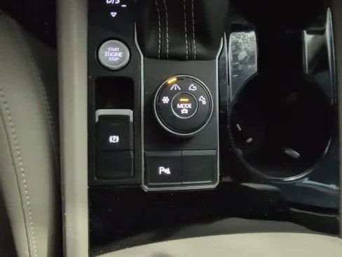 Certified 2023 Volkswagen Atlas SE image 17