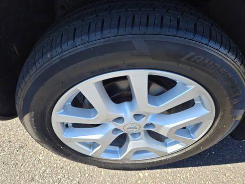 Used 2012 Nissan Rogue SL image 28