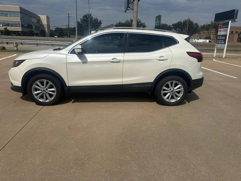 Used 2019 Nissan Rogue Sport SV w/ Technology Package FWD image 14
