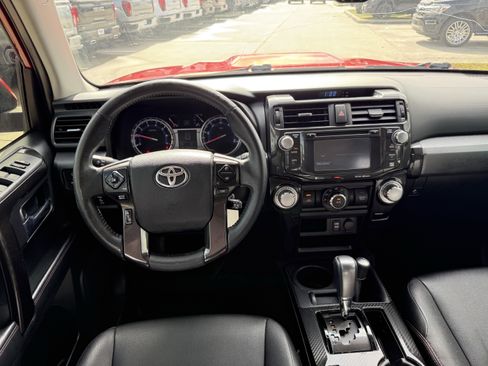 Used 2018 Toyota 4Runner TRD Off-Road image 14