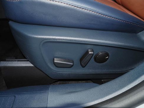 Used 2024 Ford Maverick Lariat image 25