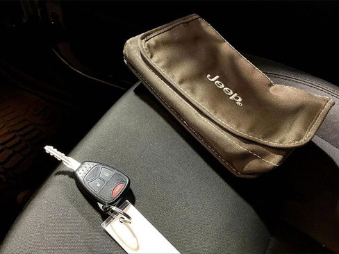 Used 2017 Jeep Wrangler Sport image 31