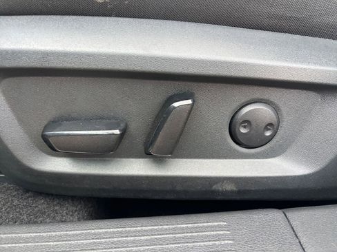 Used 2025 Nissan Rogue SV FWD image 22