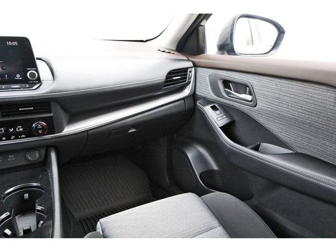 Used 2023 Nissan Rogue SV FWD image 10
