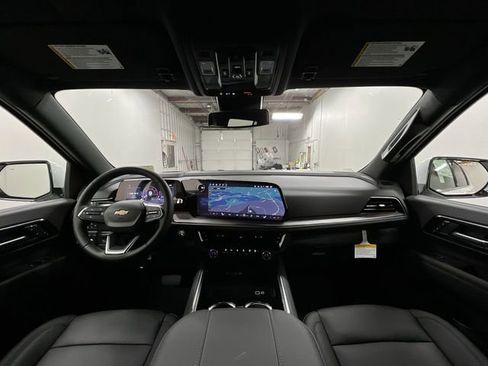 New 2026 Chevrolet Suburban LT image 20