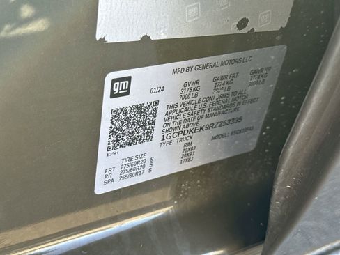 Used 2024 Chevrolet Silverado 1500 LT image 34