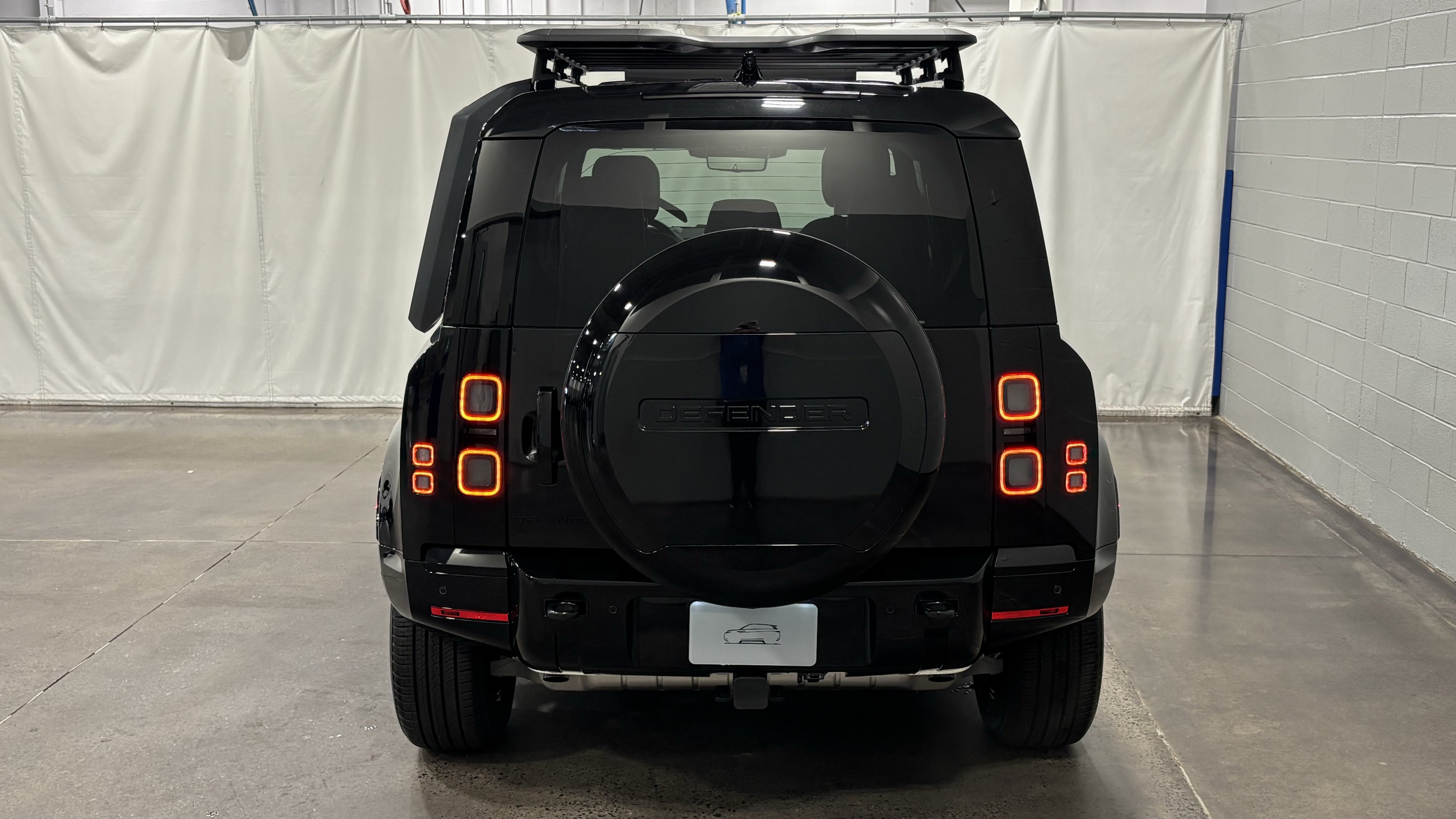 New 2026 Land Rover Defender 110 X-Dynamic SE AWD/4WD image 8