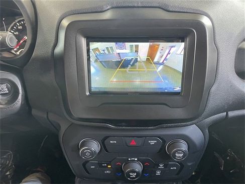 Used 2018 Jeep Renegade Sport w/ Power & Air Group image 13