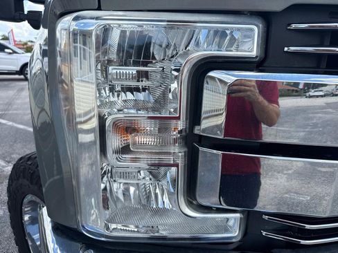Used 2019 Ford F250 Lariat w/ Lariat Ultimate Package AWD/4WD image 58