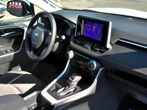Used 2024 Toyota RAV4 XLE image 43