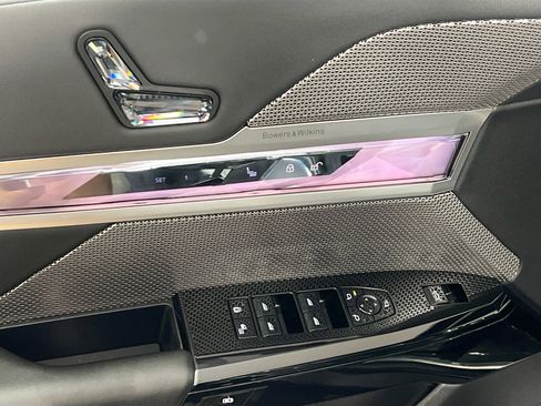 Used 2024 BMW 740i image 16