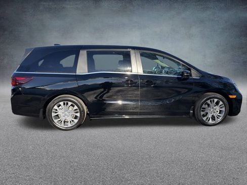 Used 2026 Honda Odyssey Touring image 11
