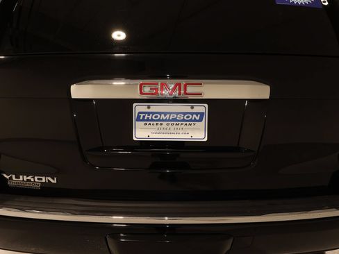 Used 2015 GMC Yukon Denali w/ Open Road Package AWD/4WD image 24