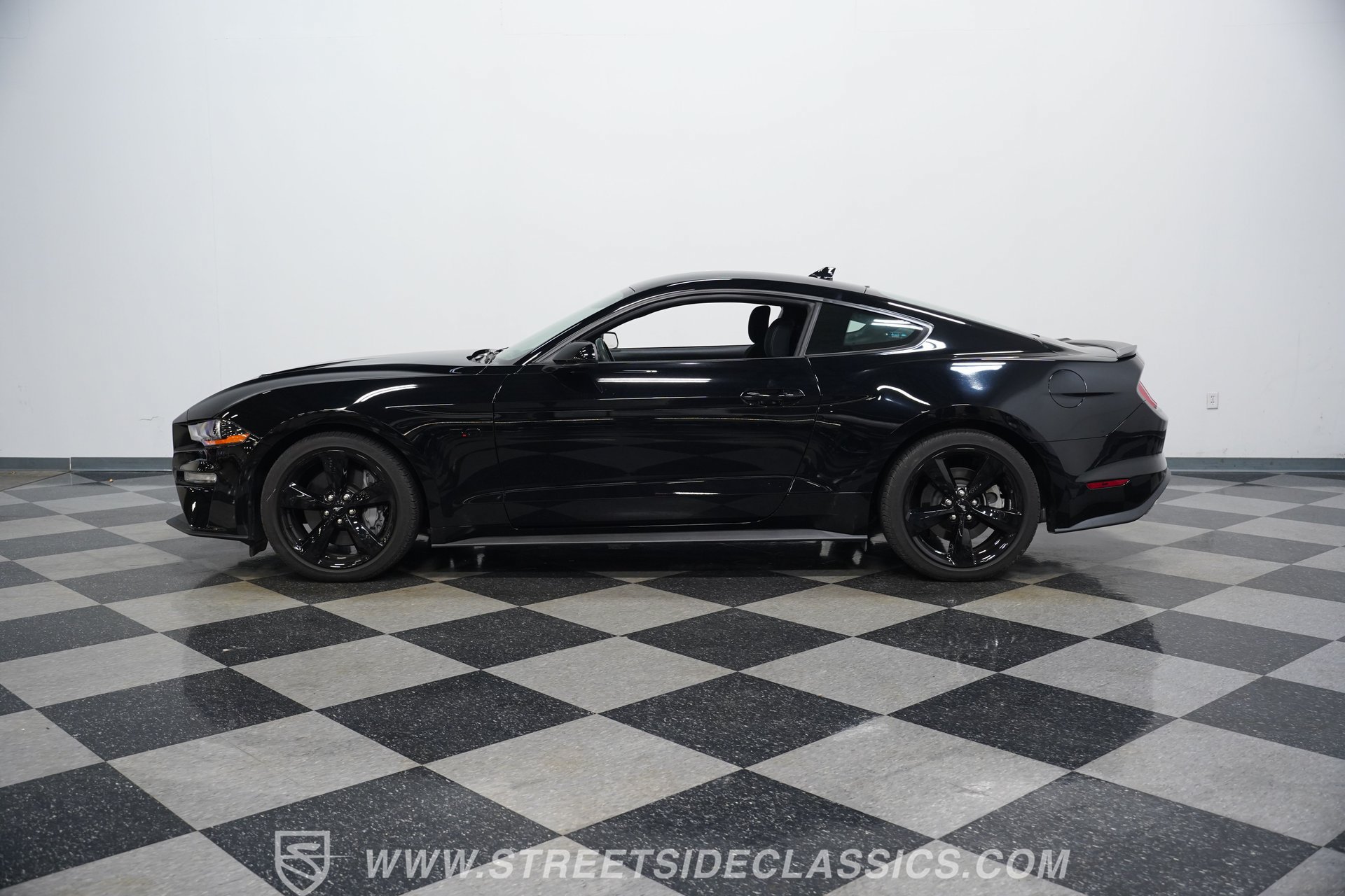 Used 2021 Ford Mustang GT w/ Black Accent Package RWD image 8