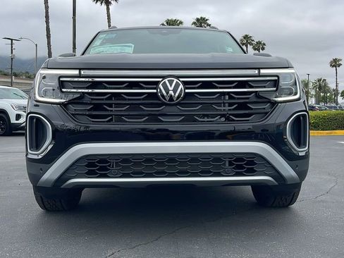 New 2025 Volkswagen Atlas Peak Edition SE image 4