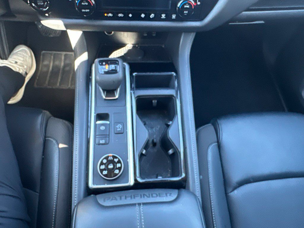 Used 2026 Nissan Pathfinder SL AWD/4WD image 23