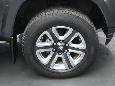 Certified 2017 Toyota Tacoma Limited AWD/4WD image 35