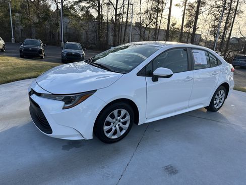 Certified 2024 Toyota Corolla LE image 5