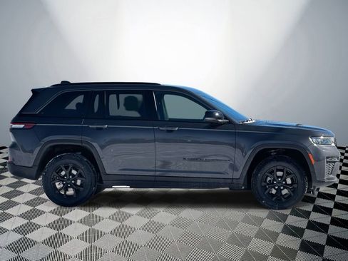 New 2026 Jeep Grand Cherokee Altitude image 5