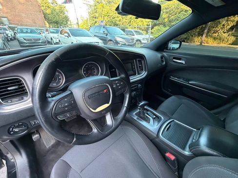 Used 2015 Dodge Charger SE w/ Sport Appearance Group RWD image 31