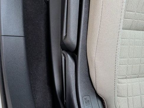 Used 2025 Honda HR-V LX image 14