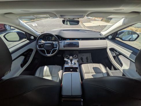Used 2023 Land Rover Range Rover Evoque R-Dynamic SE AWD/4WD image 9