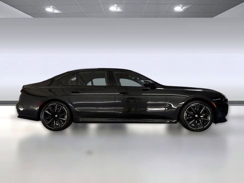 New 2026 BMW 740i image 7