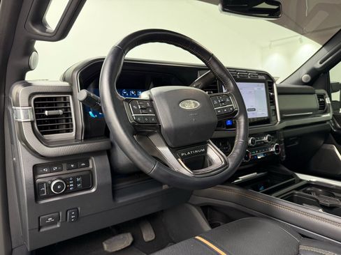 Used 2024 Ford F250 Platinum w/ FX4 Off-Road Package image 19