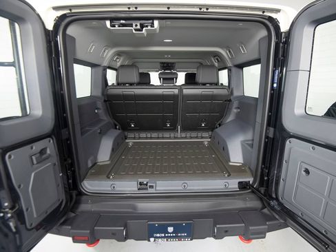 Used 2024 INEOS Grenadier Station Wagon AWD/4WD image 39