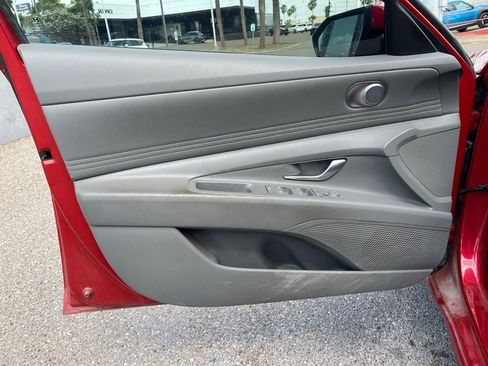 Used 2023 Hyundai Elantra SEL w/ Convenience Package image 14