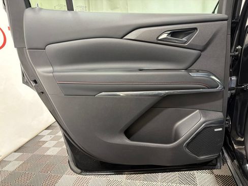 Used 2024 Chevrolet Traverse RS w/ LPO, Floor Liner Package AWD/4WD image 17
