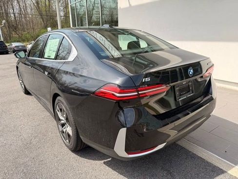 New 2026 BMW i5 eDrive40 AWD/4WD image 9