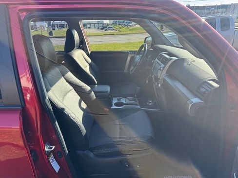 Used 2018 Toyota 4Runner SR5 Premium image 13