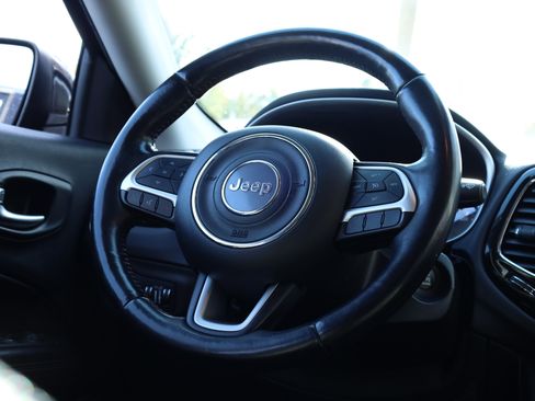 Used 2020 Jeep Compass Limited image 5