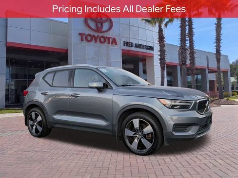 Used 2019 Volvo XC40 T5 Momentum AWD/4WD image 1