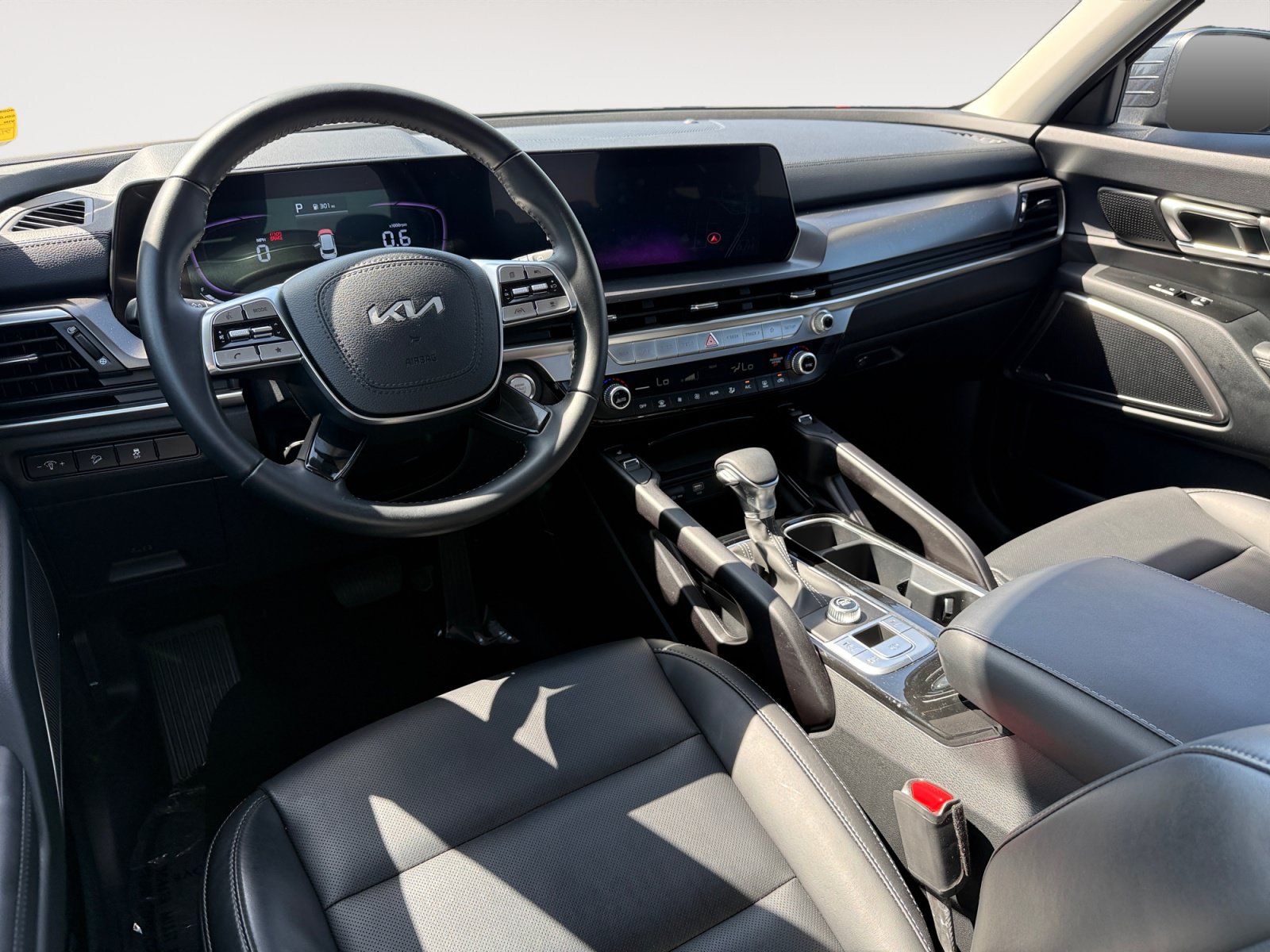 Used 2024 Kia Telluride S FWD image 15