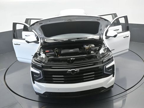 Used 2025 Chevrolet Suburban LT image 82