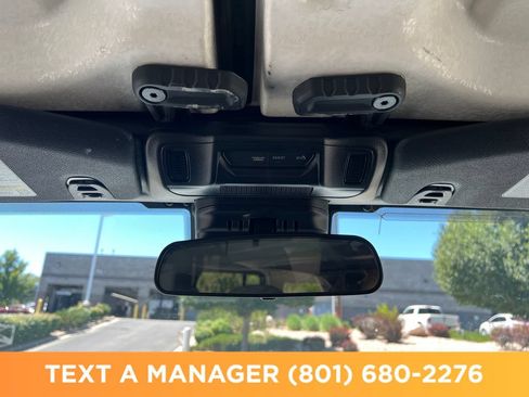 Used 2025 Jeep Wrangler Unlimited Sahara AWD/4WD image 21