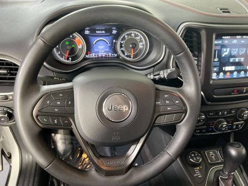 Used 2022 Jeep Cherokee Trailhawk w/ Premium Leather Package image 11