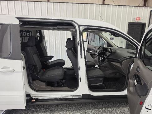 Used 2020 Ford Transit Connect XLT FWD image 17