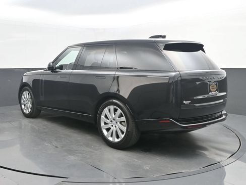 Used 2025 Land Rover Range Rover SE AWD/4WD image 3
