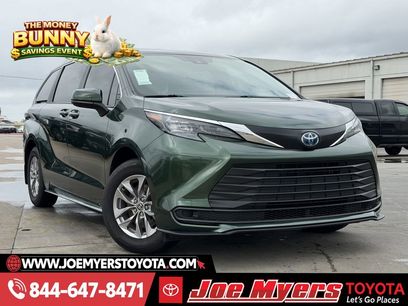Used 2025 Toyota Sienna LE