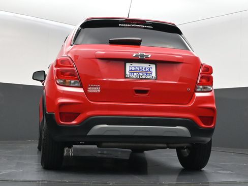 Used 2020 Chevrolet Trax LT w/ LT Convenience Package FWD image 38